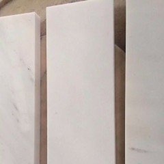 Carreaux de marbre blanc de Yougoslavie
