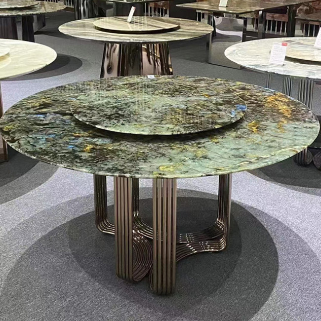 Обеденный стол из зеленого мрамора