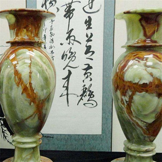 бамбуковая ваза из зеленого оникса